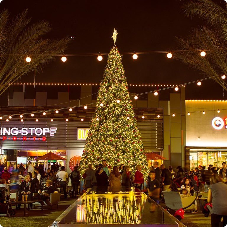 Shopping plaza centerpiece